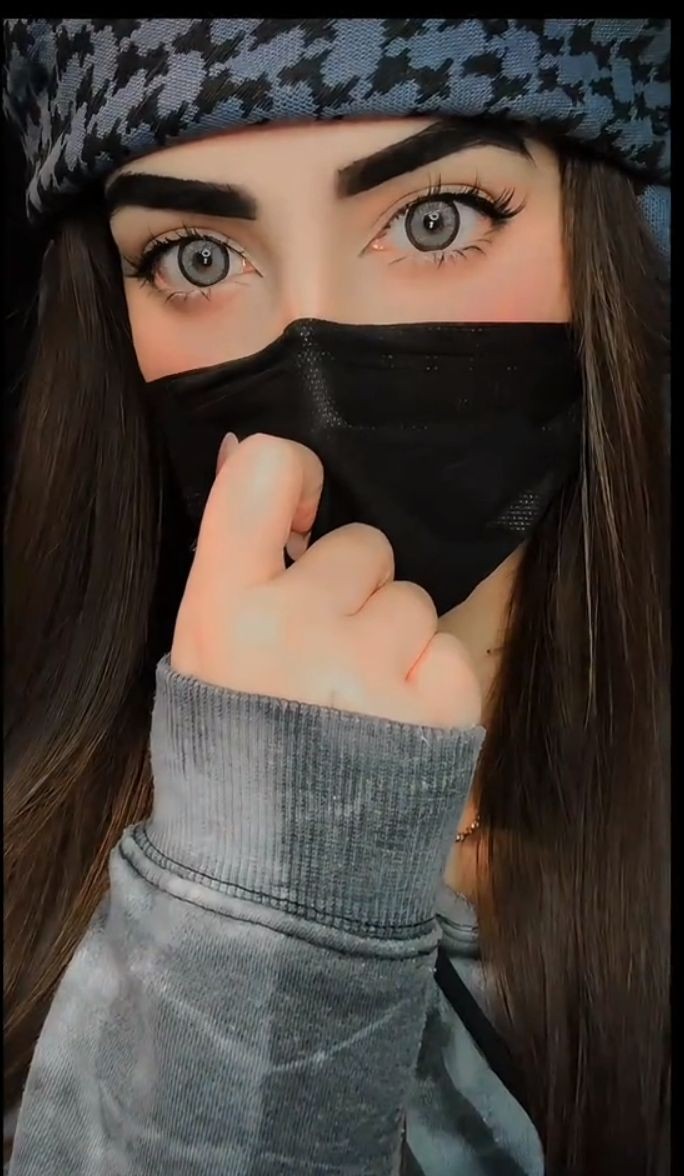 Mask girl photo