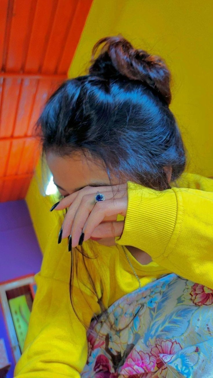 hide face girl pic hide face girl pic