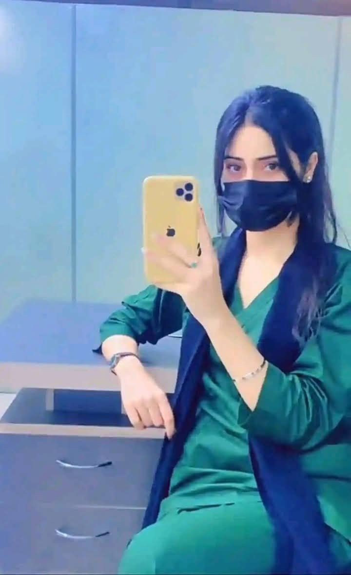 mask girl dp