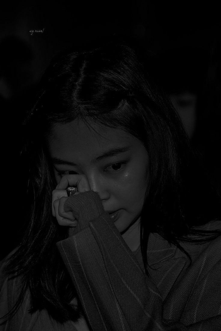 sad girl dp